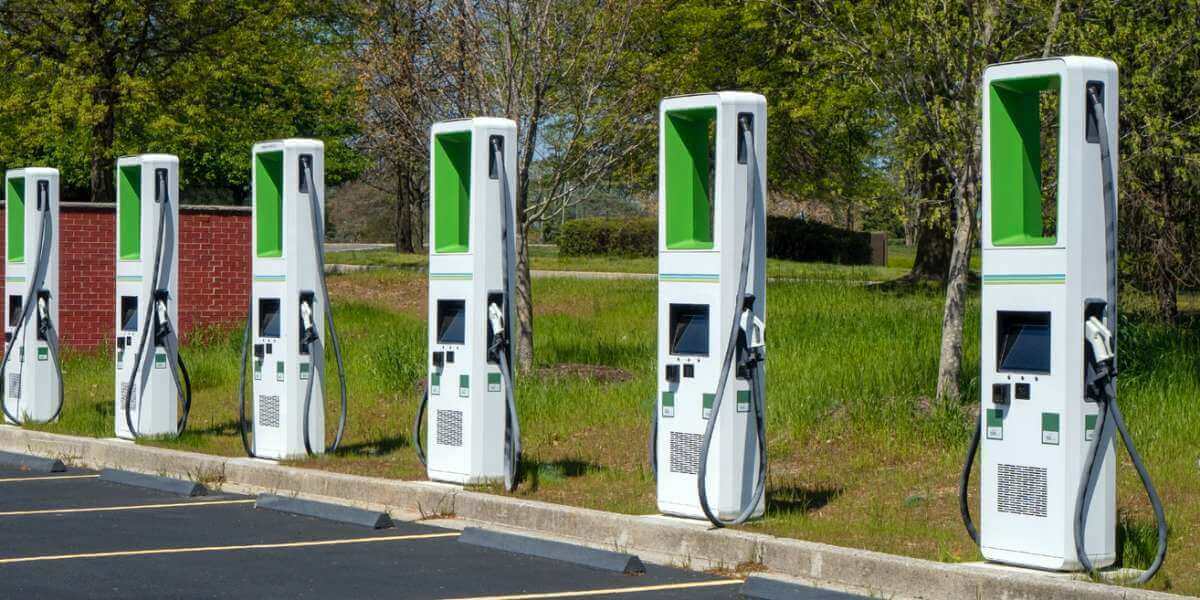Outdoor-DC-Fast-Charging-Piles